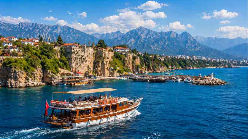 Лучшие морские экскурсии в Анталии: что выбрать?