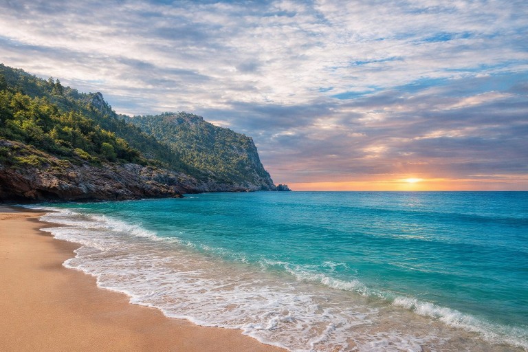 Пляж Клеопатры в Алании