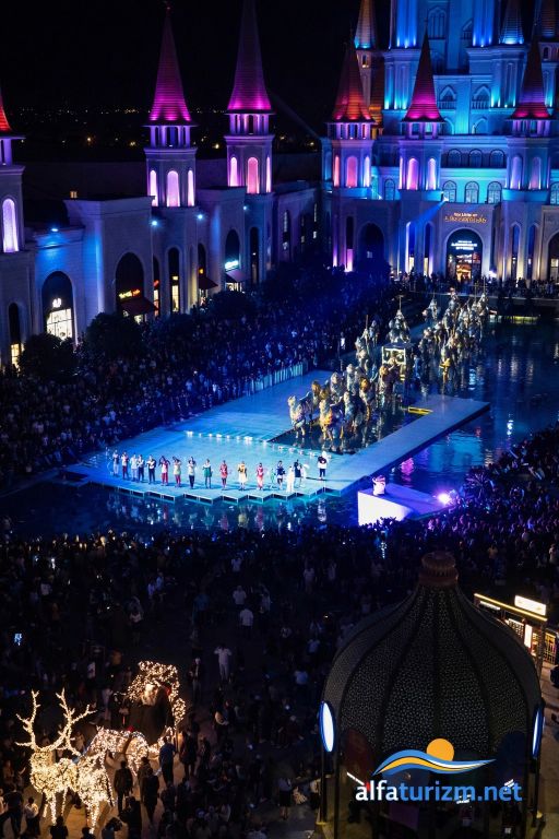 Ленд Оф Легендс Вечернее Шоу