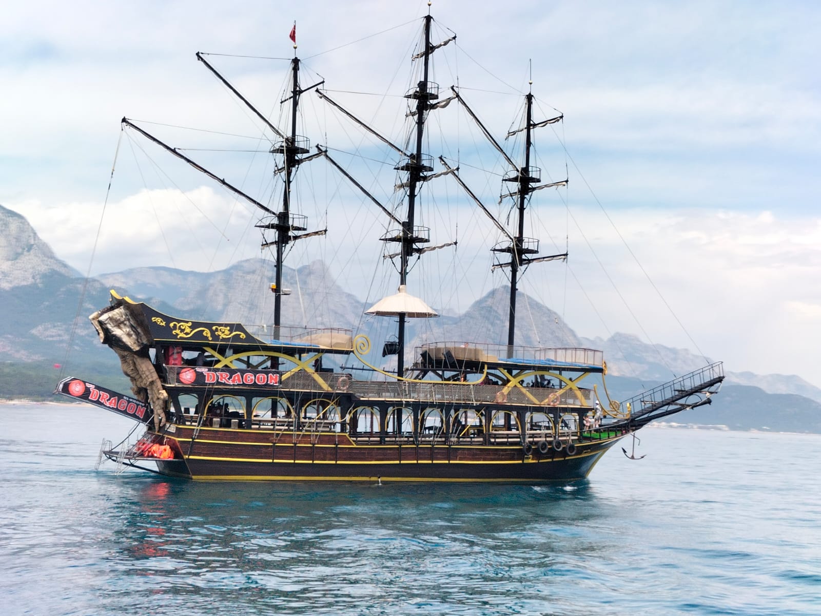 Прогулка на Пиратском Корабле в Анталии
