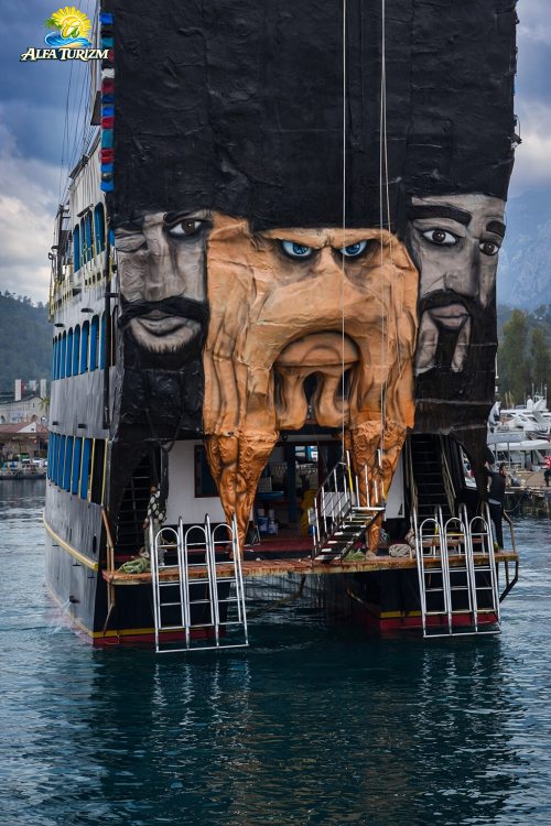 Прогулка на Пиратском Корабле в Анталии