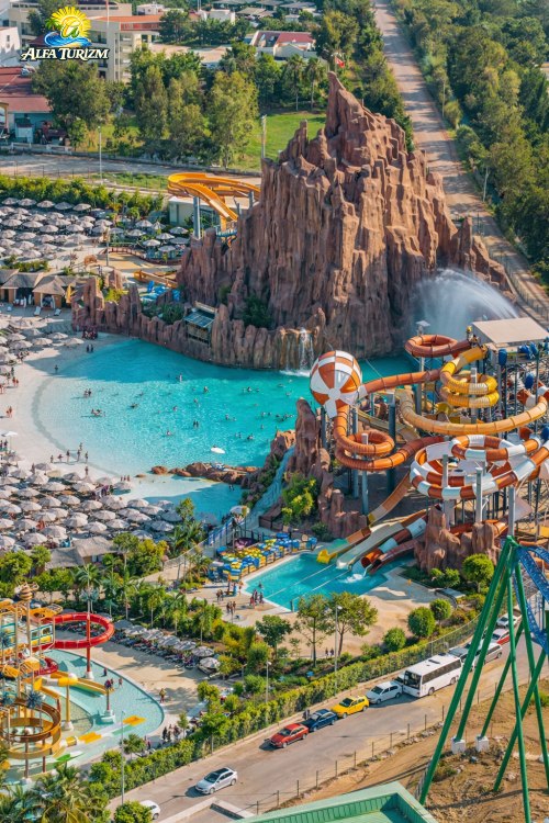 Экскурсия в Аквапарк The Land of Legends из Анталии